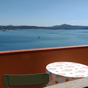 Appartamento Appartamentino Panoramico...con Finestra Sul Mare!, La Maddalena (Sassari)